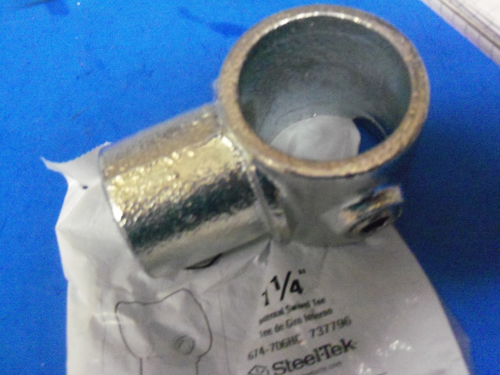 ONE Galvanized 1-1/4-in Internal Swivel Tee fits Pipe O.D. 1.66-in 1B1