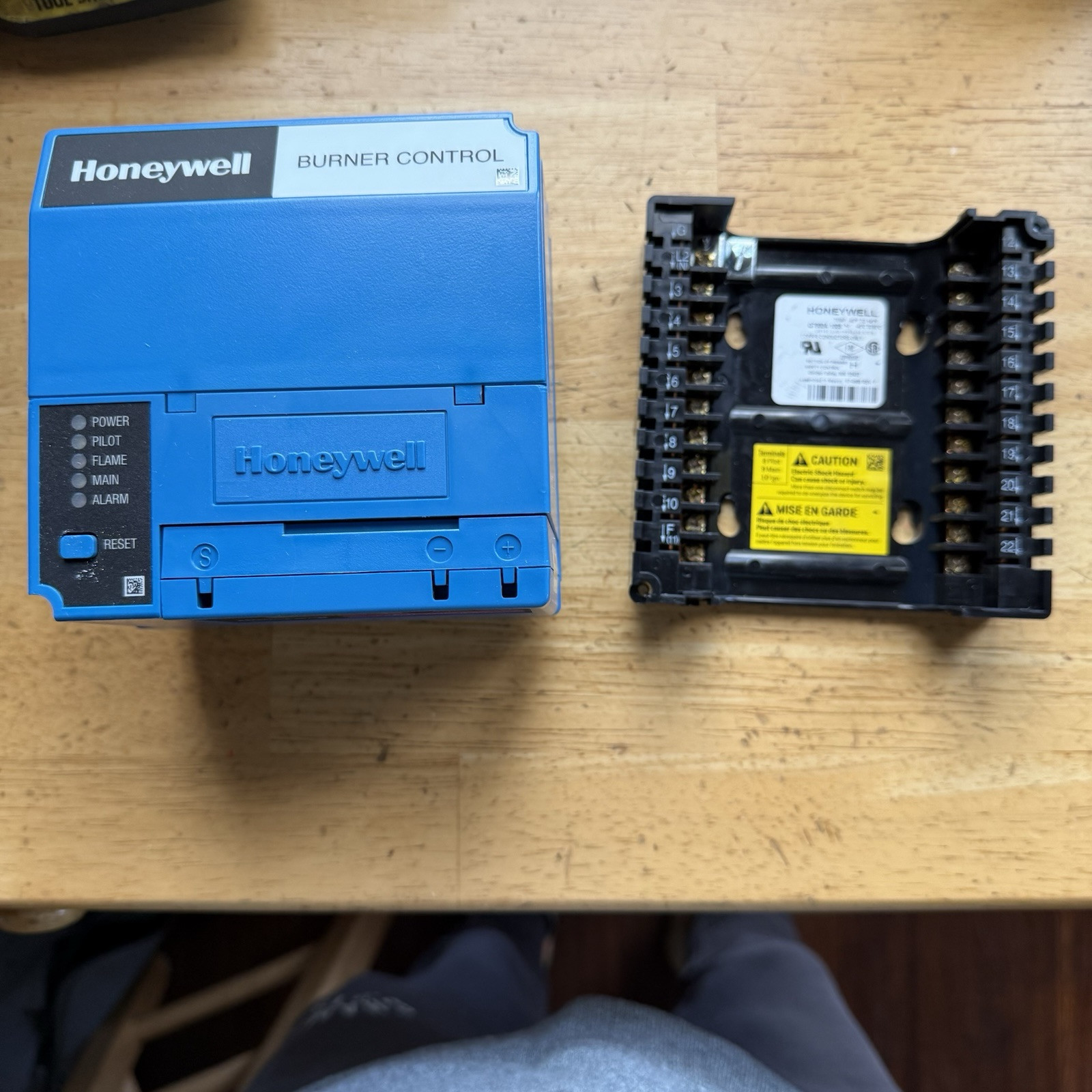 Refurbish HONEYWELL Burner Controller, Model: RM7890A1015