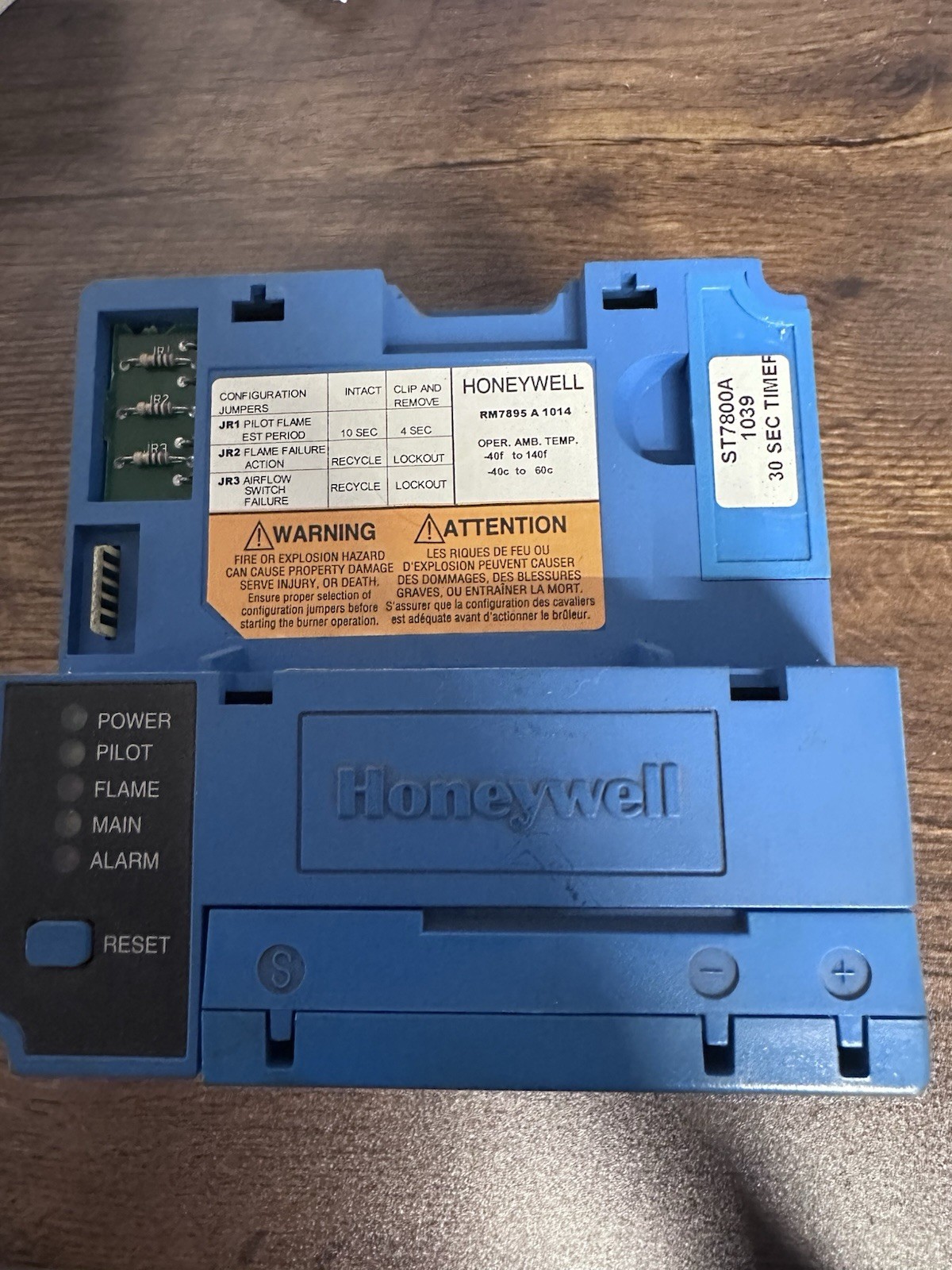 Honeywell RM7895 A 1014 Burner Control Module With 30 Sec Timer Flame Amplifier