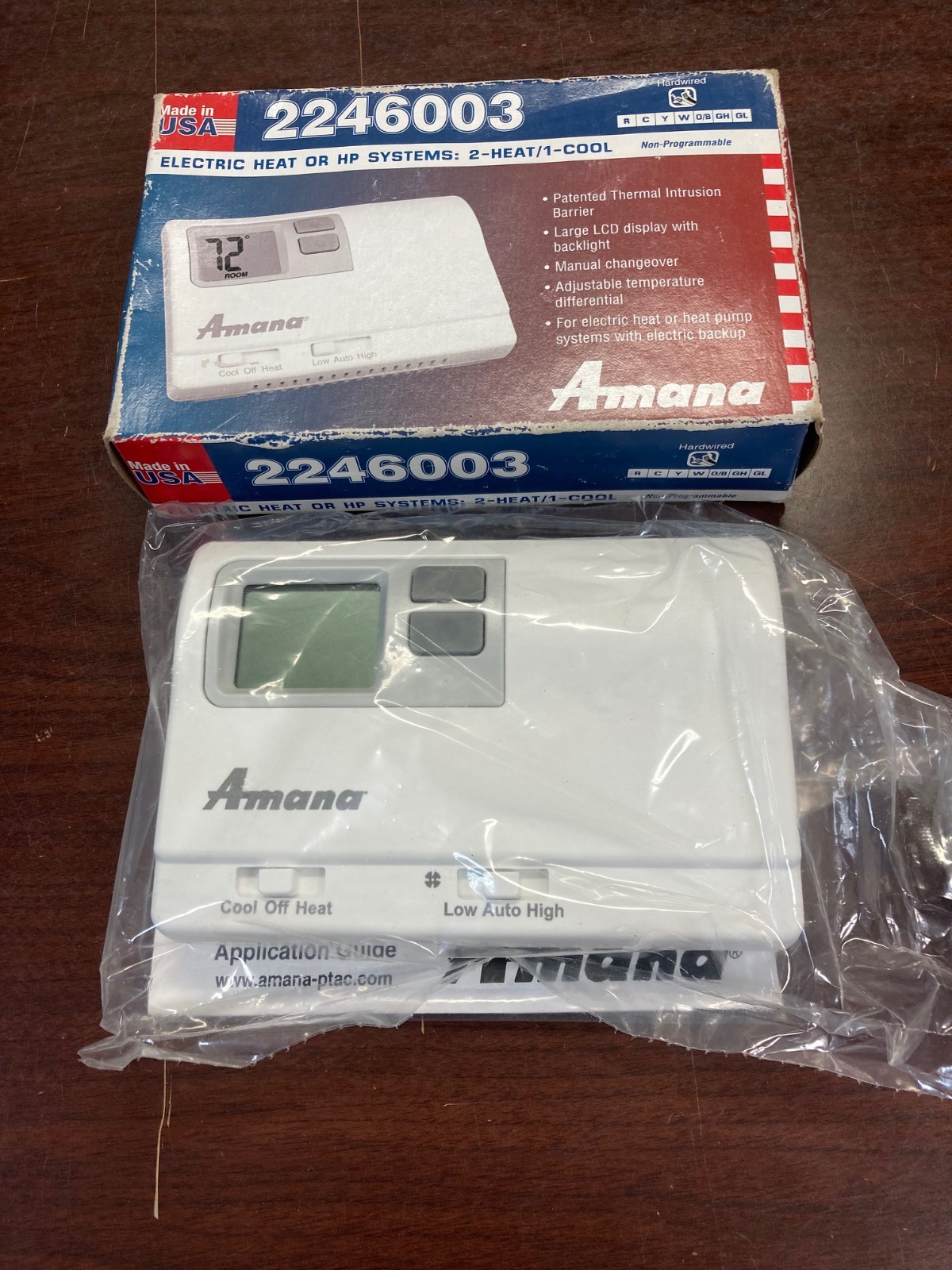 Amana 2246003 HP non programmable 2-Stage Heat/ 1-Stage Cool thermostat