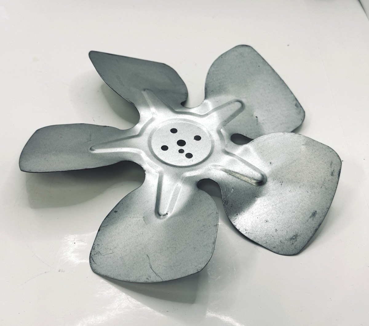 Aluminum Fan Blade 8-3/4″ OD 5-Blade Hubless 1″ Blade Height