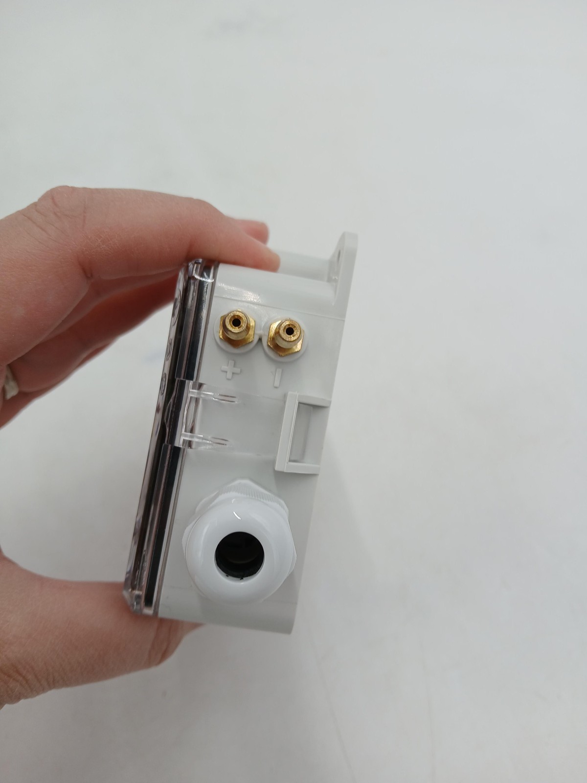 Ruskin DPT-IQ 61217600 Flow Meter Transducer Pressure Sensor NEMA3 IP54 New