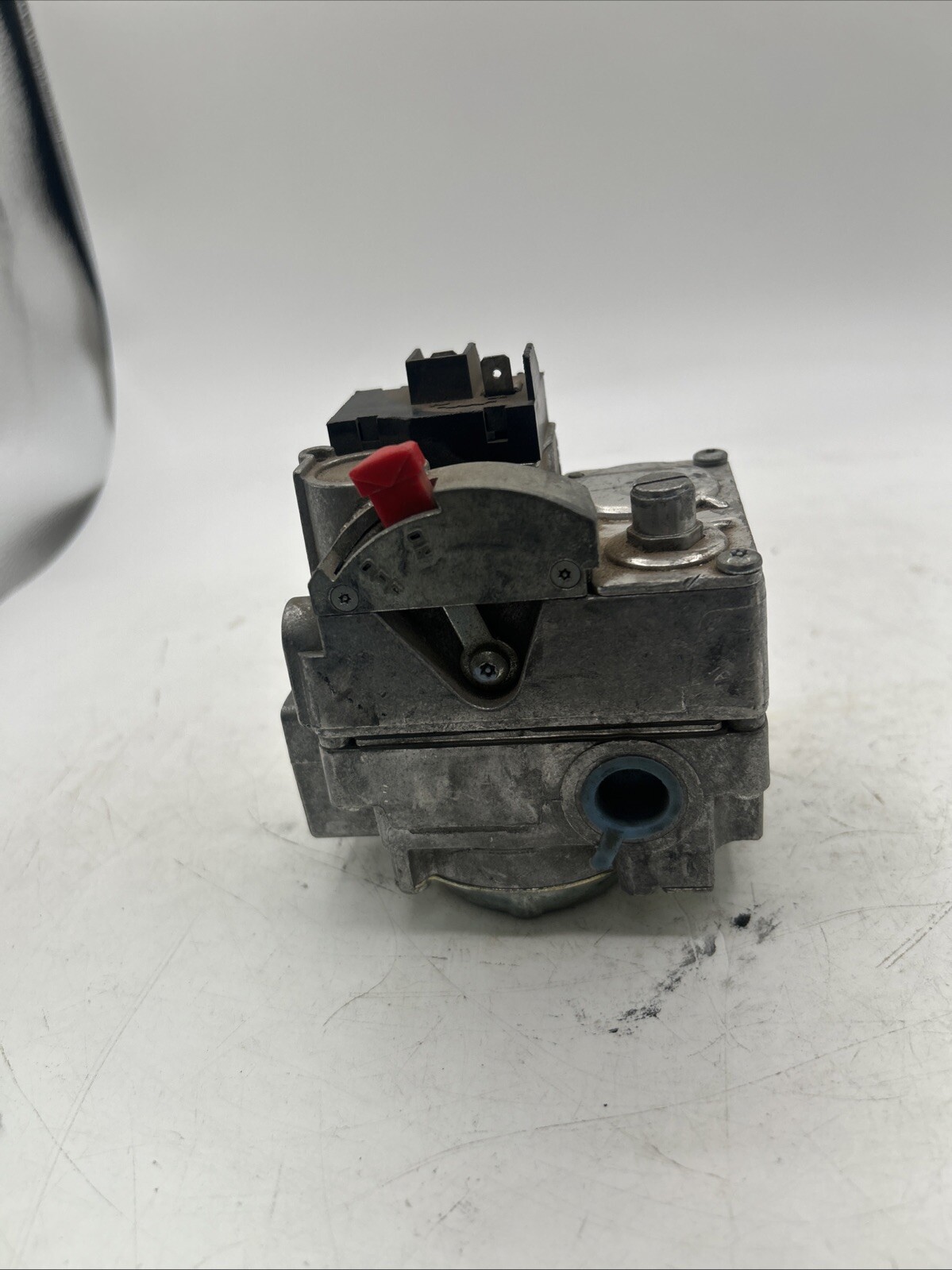 Robertshaw Gas Heating Furnace Valve See Pics 30 Days Warranty Untested