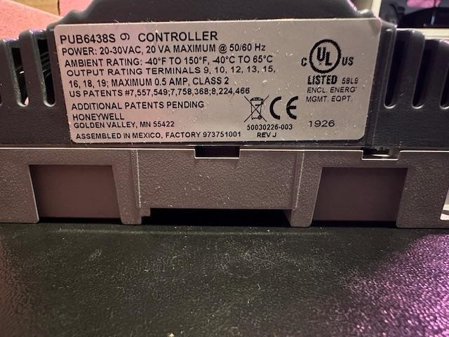 Honeywell Spyder PUB6438S Programmable Controller for HVAC Equipment – Grey