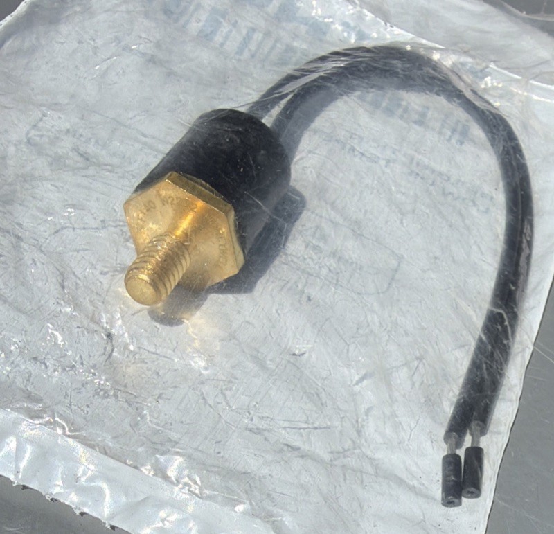 Reznor Low Oil Temperature Limit Switch 155F RZ210762 (BLACK WIRES)