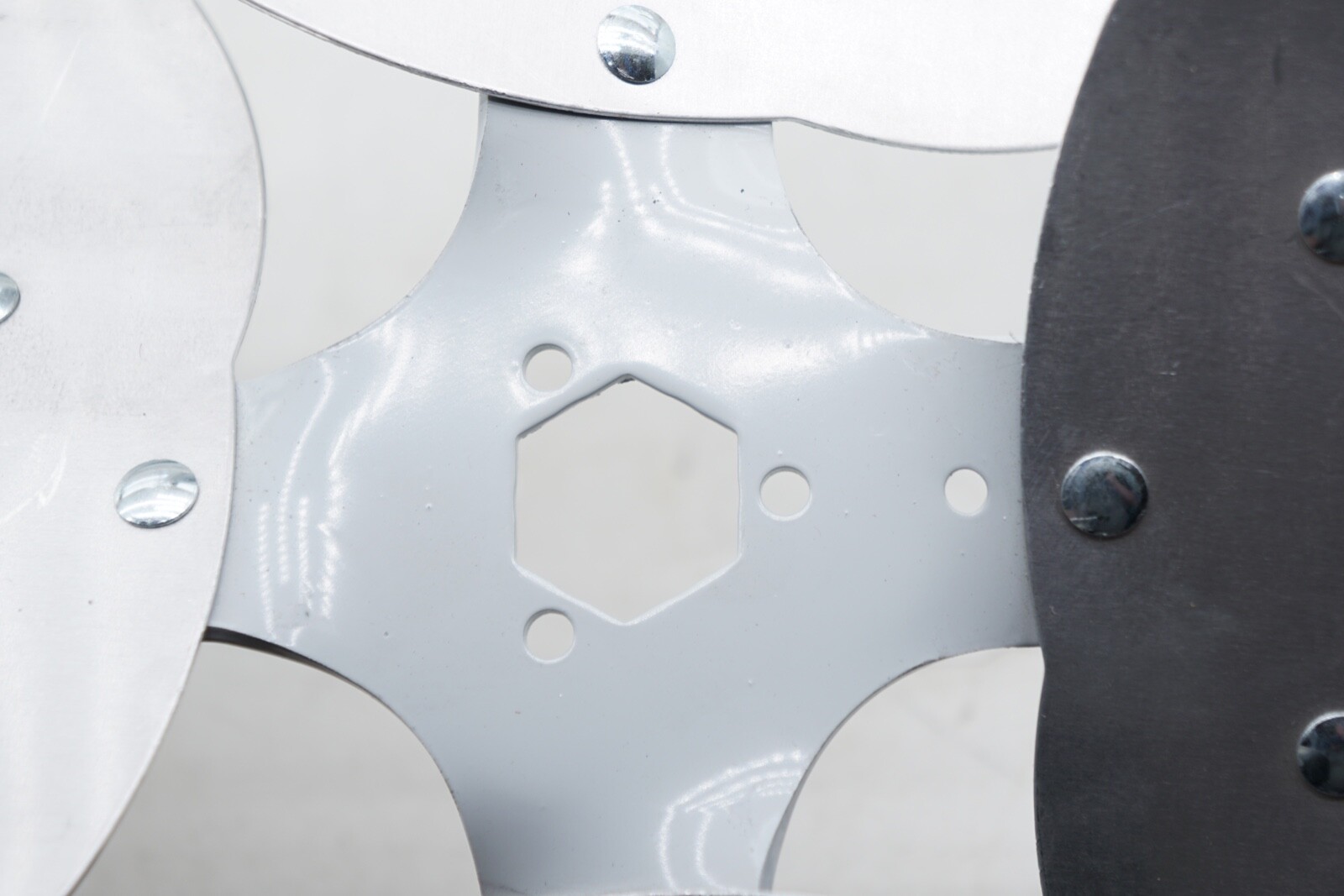 New Genuine Lau 60558701 20″ Fan Blade CW Rotation 27 Degree Pitch 4 Blade