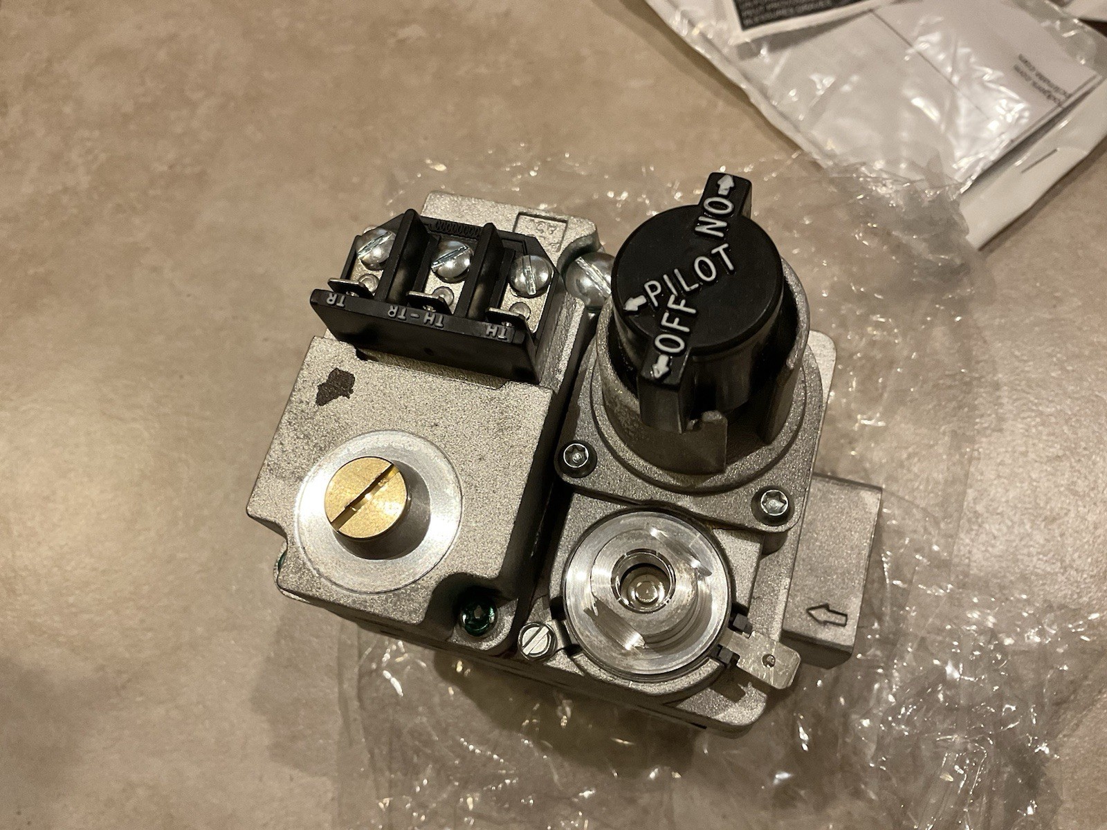 White-Rodgers 36C03-300 1/2in x 3/4in 24V Versatile Combination Gas Valve