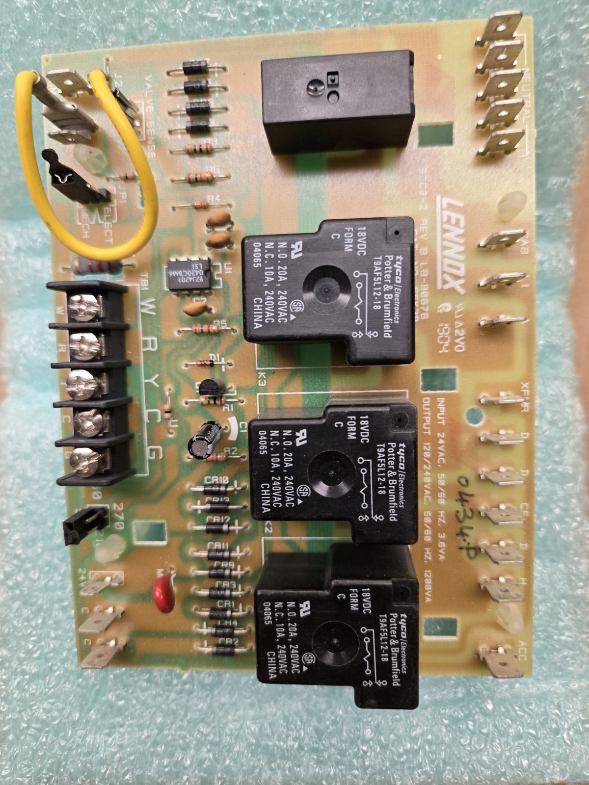 LENNOX BCC3-2 REV B LB-90676 65K29 Furnace Control Board used #P174