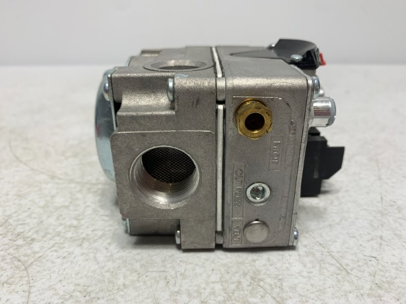 Robershaw 720-400 Dual Valve 24V 1/2″ x 3/4″ 150000 BTU