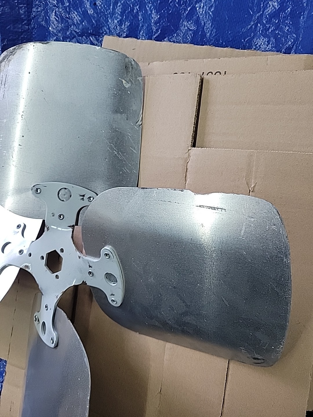 Lau 60558701 20″ Fan Blade CW Rotation 27 Degree Pitch 4 Blade