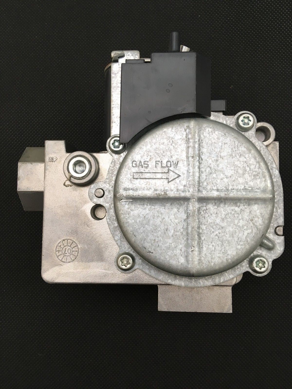 Carrier EF32CW210 WR GEMINI 36J24 618 FURANCE GAS VALVE used FREE shipping #G133