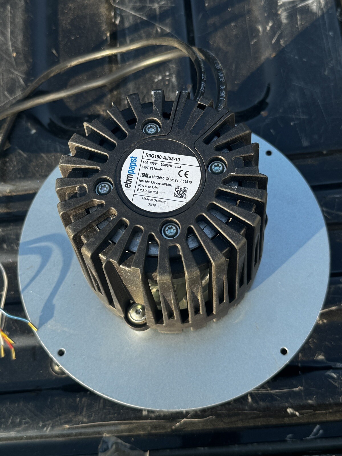 EBM-Papst R3G180-AJ53-10 AC Motor Impeller Centrifugal Ball Bearing 100V-130V