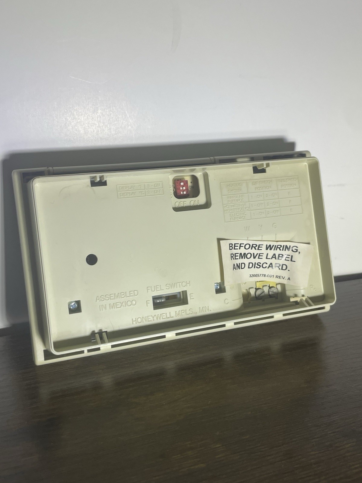 Thermostat Honeywell CT3200 5 and 2 day Programmable Beige Heat / Cold