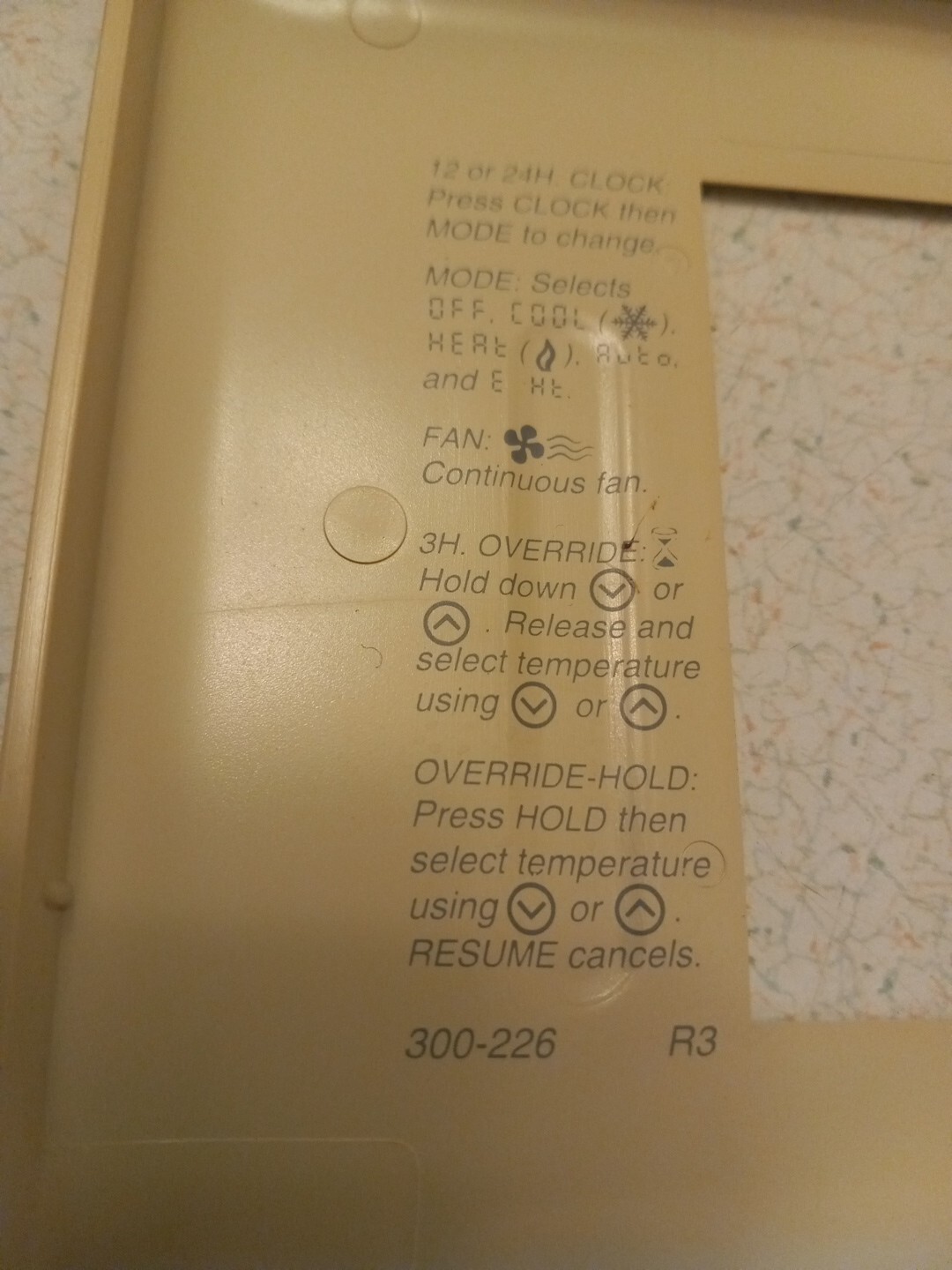 Robertshaw 300-26 Non Programmable Thermostat Works