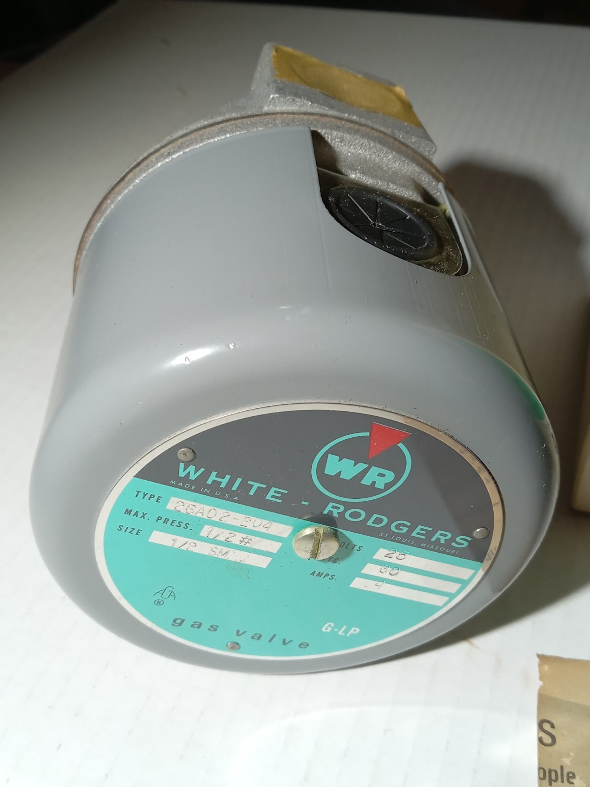 White-Rodgers 26A02-206 Diaphragm Gas Valve 25V 60 Cycle NOS
