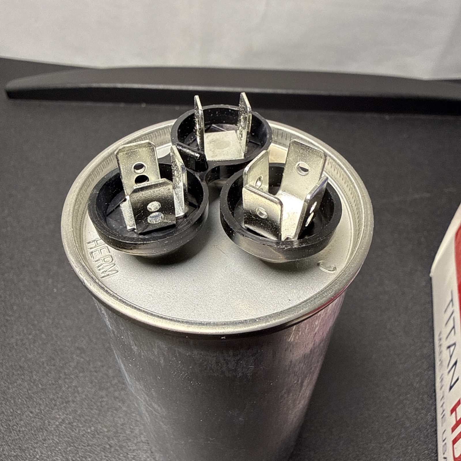 Titan HD PRCFD455A American-Made Motor Run Capacitor – Round 45/5 MFD (2D2)