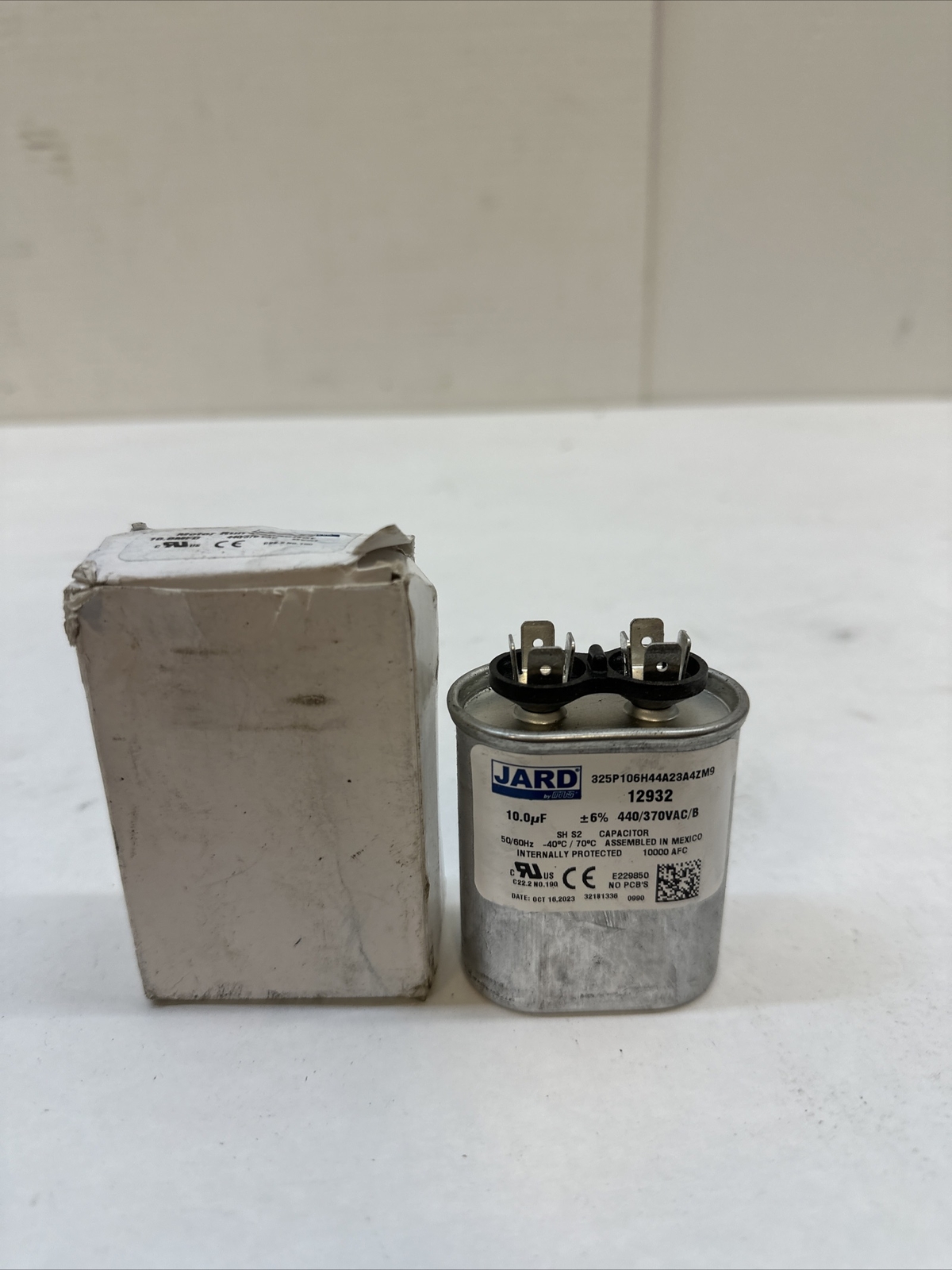 10 MFD 440 v OVAL Run Capacitor MARS 12932 replaces GE 97F5300BZ3 2MDY8