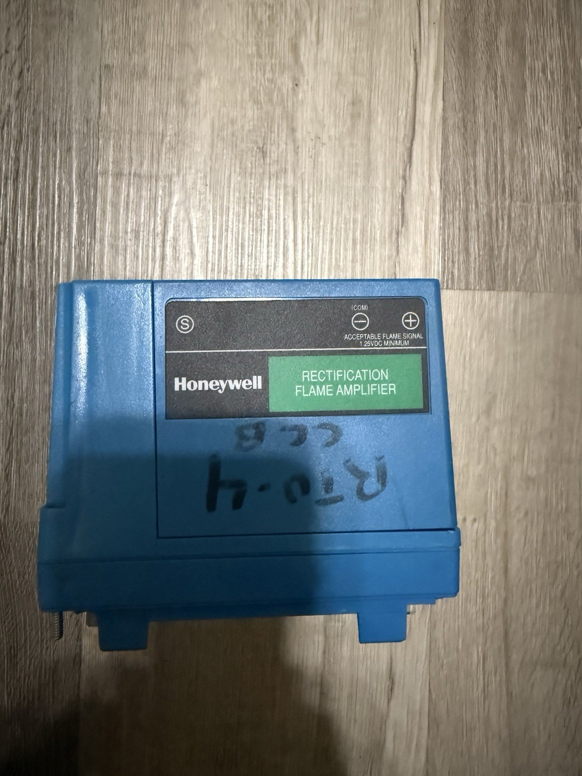 Honeywell RM7895A1014 withQ7800A1005 chassis BURNERCONTROL. 5E-16