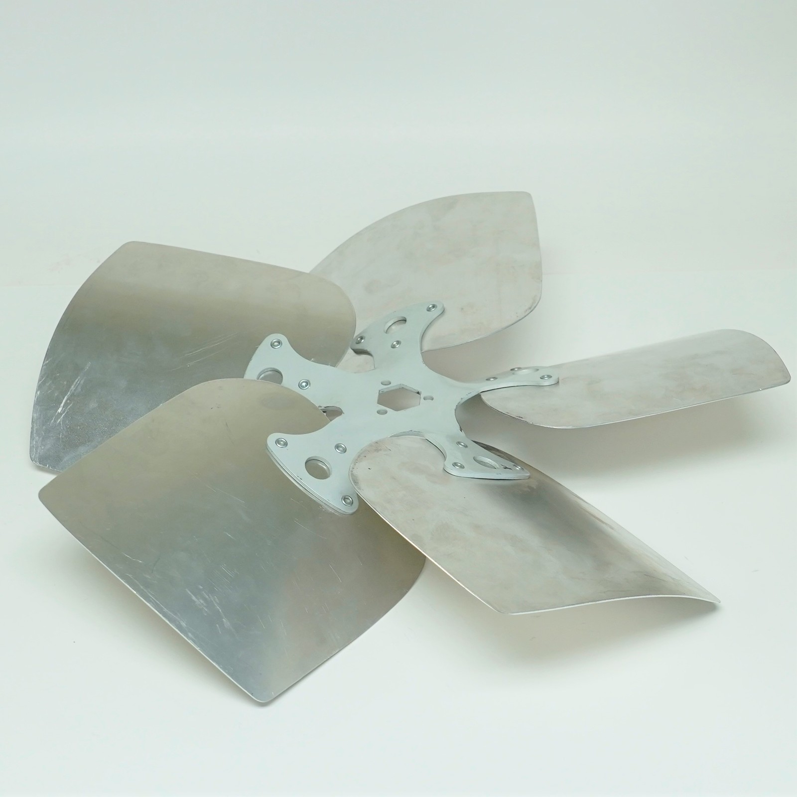 Lau 60560601 18″ Fan Blade CCW Rotation 27 Degree Pitch 5 Blades