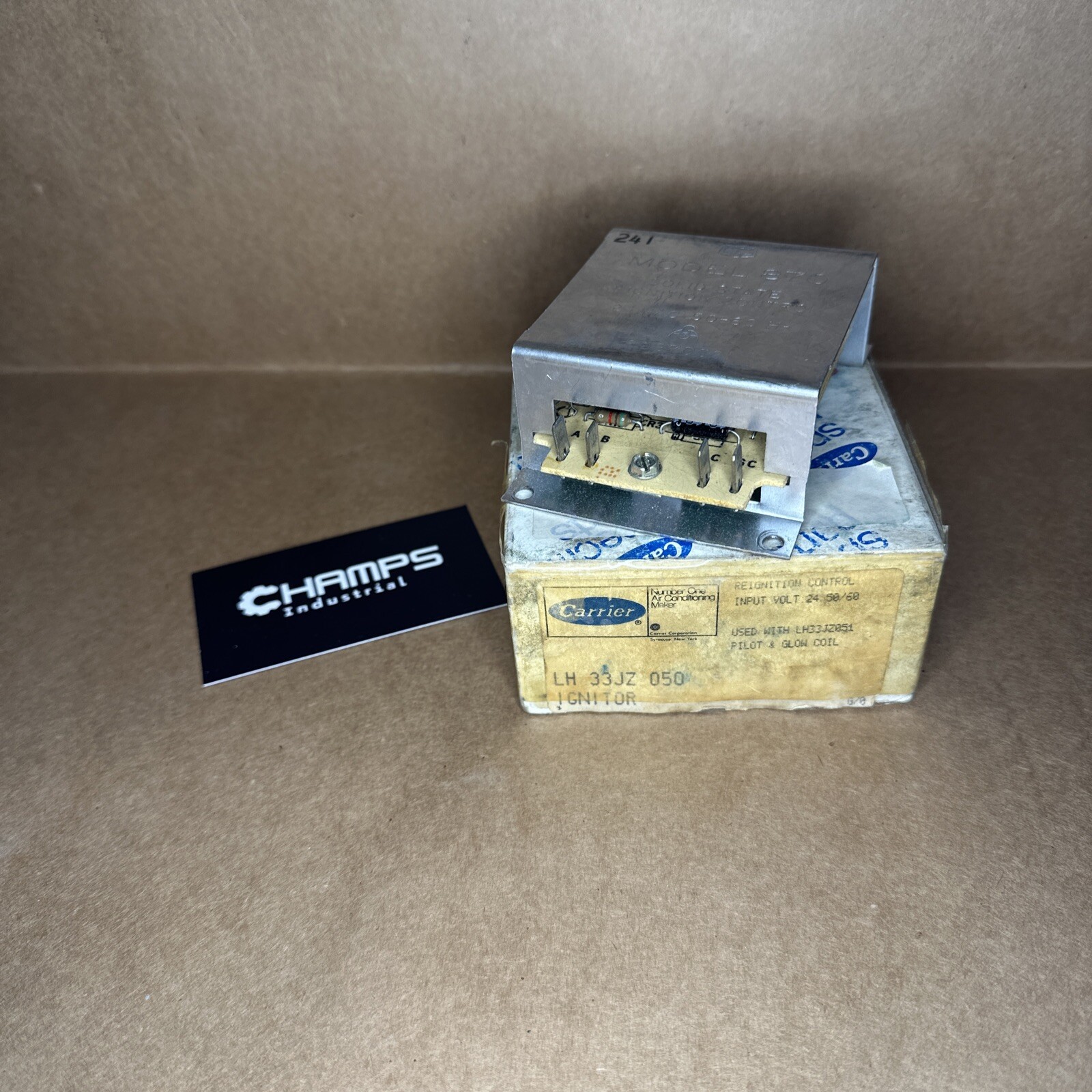 CARRIER BRYANT PAYNE LH33JZ050 MODEL 870 REIGNITION CONTROL IGNITOR , NEW