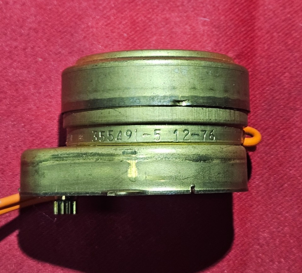 Synchron 355491-5 Damper Motor 110V, 60Hz, 110V, 5W, 6 RPM, USA Made – NEW