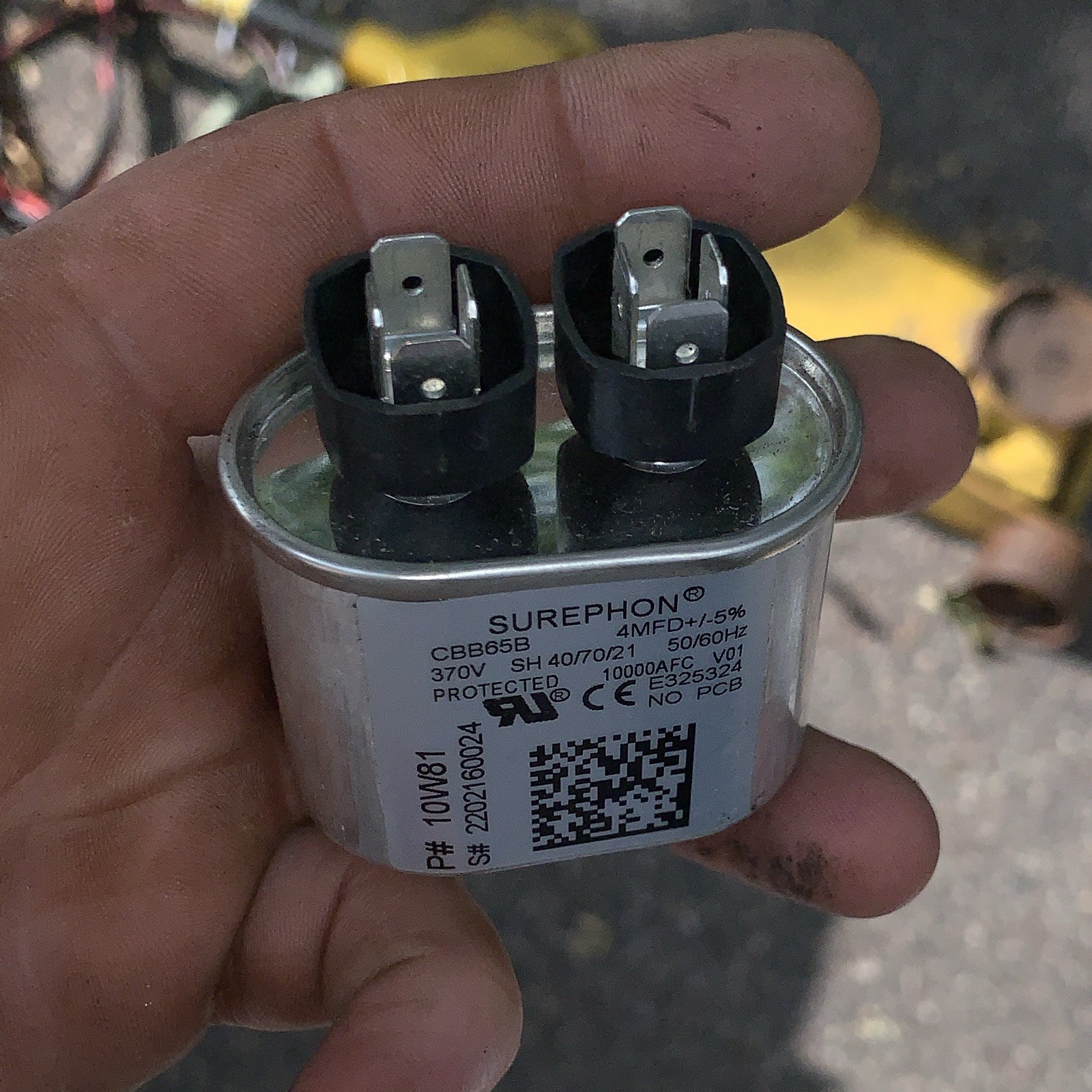 SUREPHON CBB65B Motor Run Capacitor 4 MFD 370V Oval 10W81 100600-04