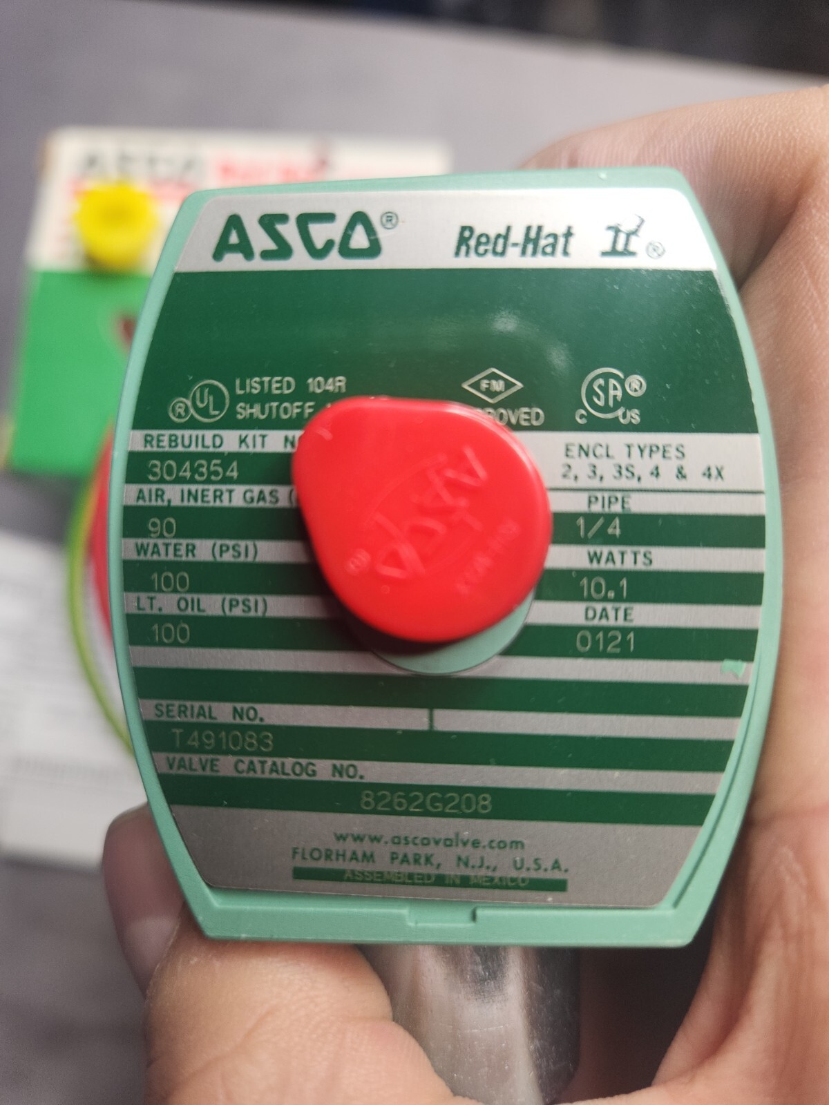 ASCO SHUT-OFF VALVE 8262G208 PIPE 1/4” Air Water Oil 90-100 Psi New