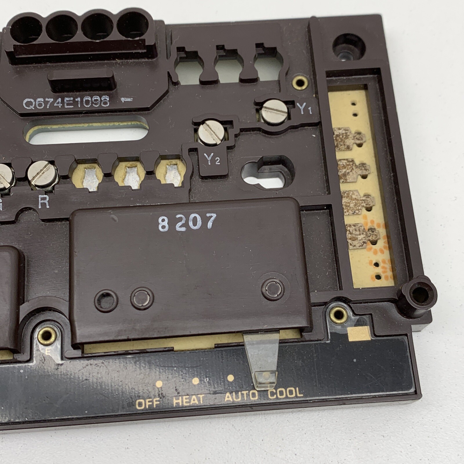Honeywell Q674E 1098 Multi-Stage Thermostat Subbase OFF-HEAT-AUTO-COOL