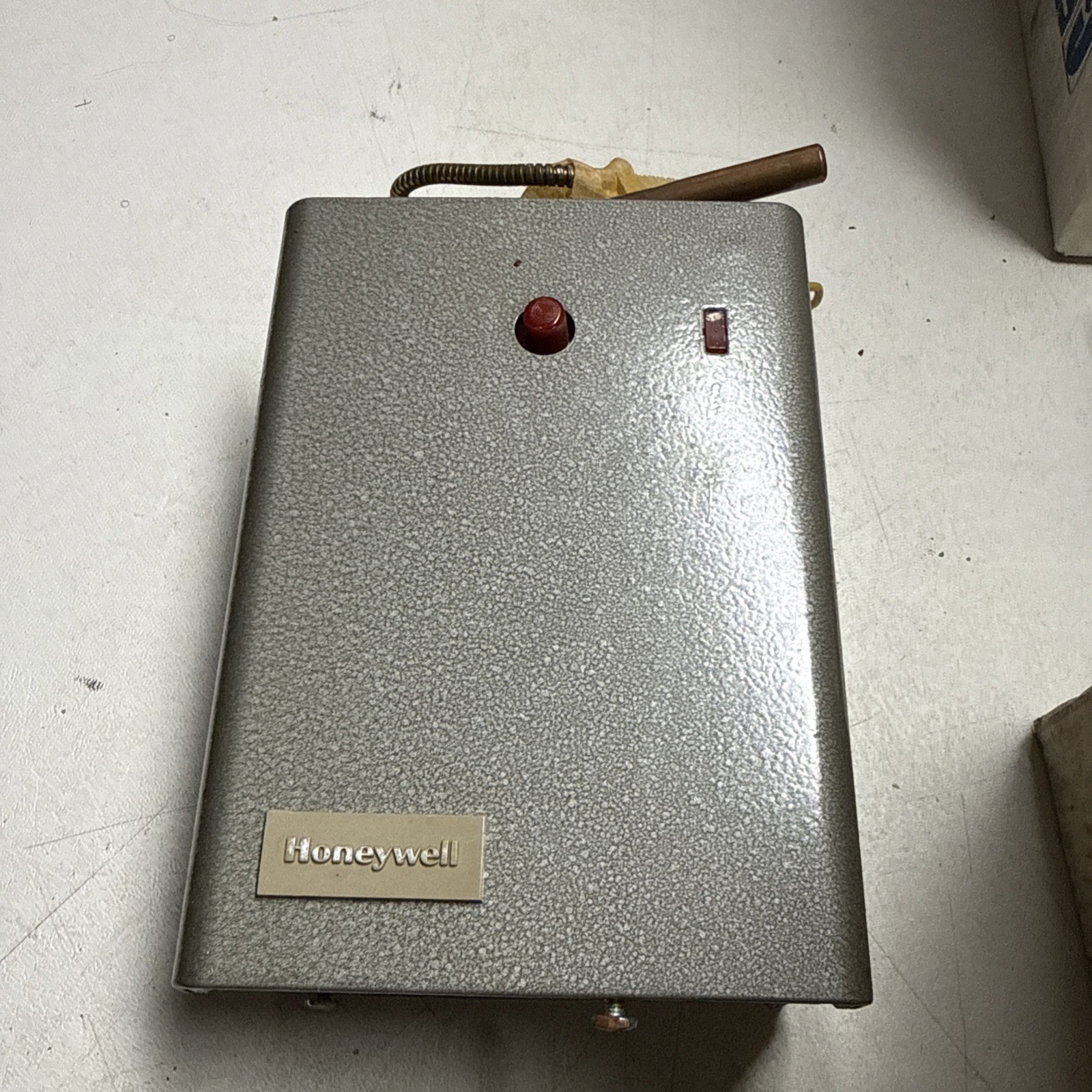 Sid Harvey’s Honeywell Combination Control R8182H New In Box