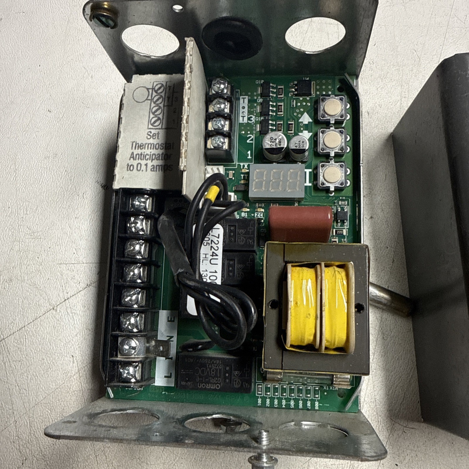 Honeywell L7224U 1002 Universal Electronic Oil Aquastat