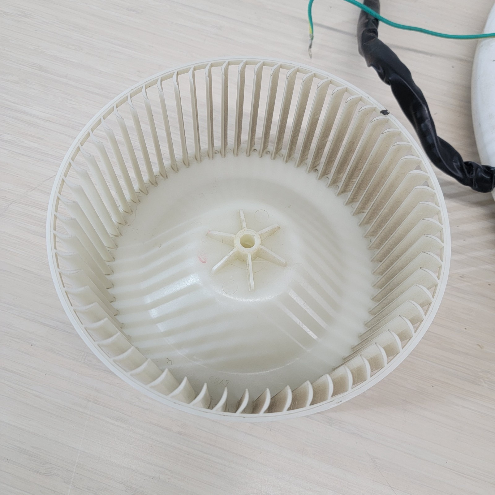 Dehumidifier Fan Motor YY025-824PL01-001 115V 25W w/ Blower Wheel & Harness Test
