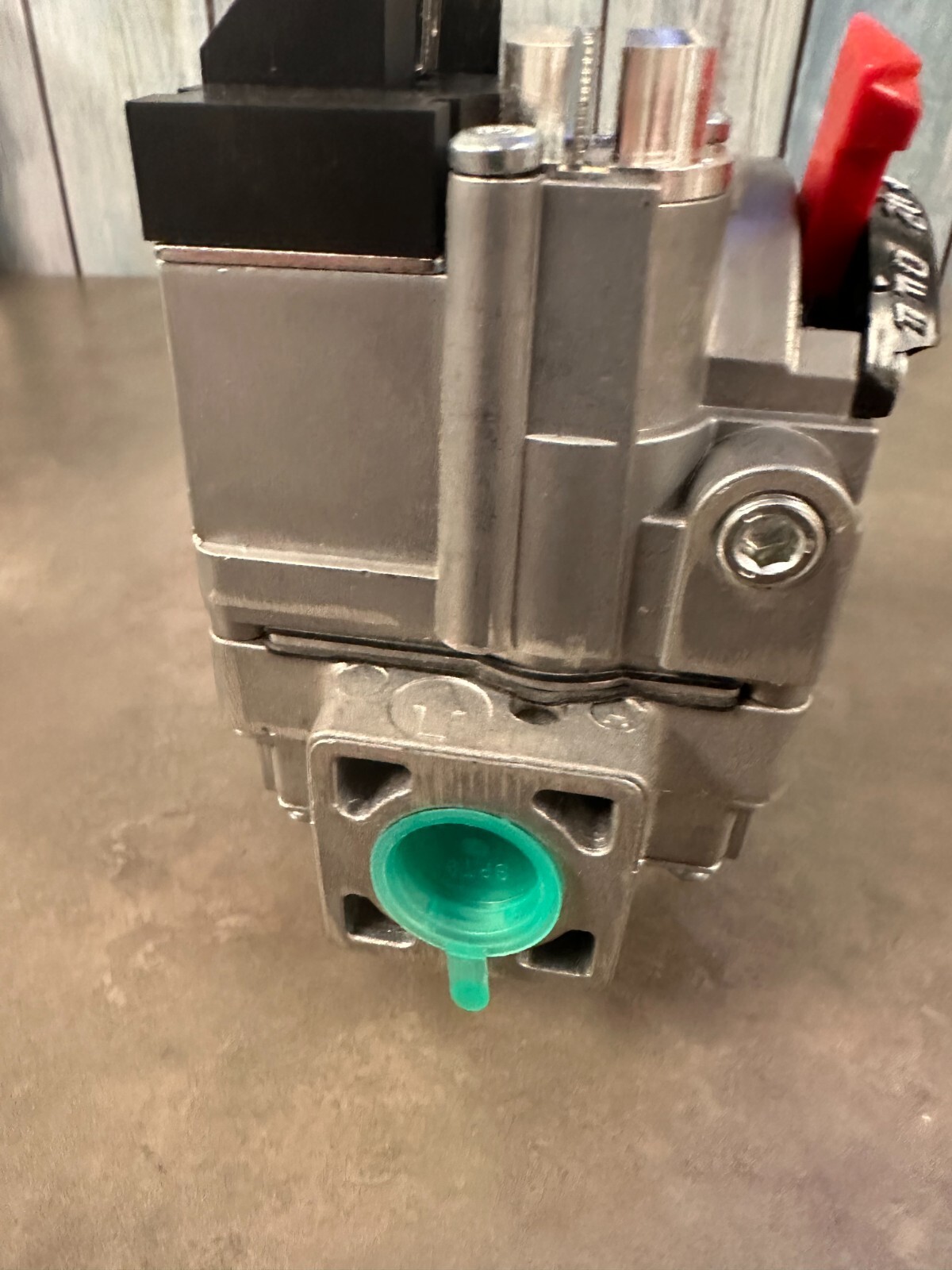 ROBERTSHAW 720-402 Gas Valve,24V AC,Dual,NPT 4E400