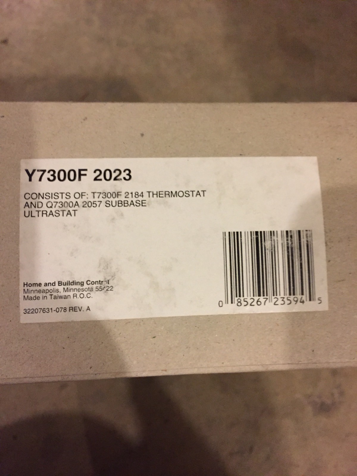 Honeywell Y7300F 2023 Thermostat Ultrastat & Base **NEW**
