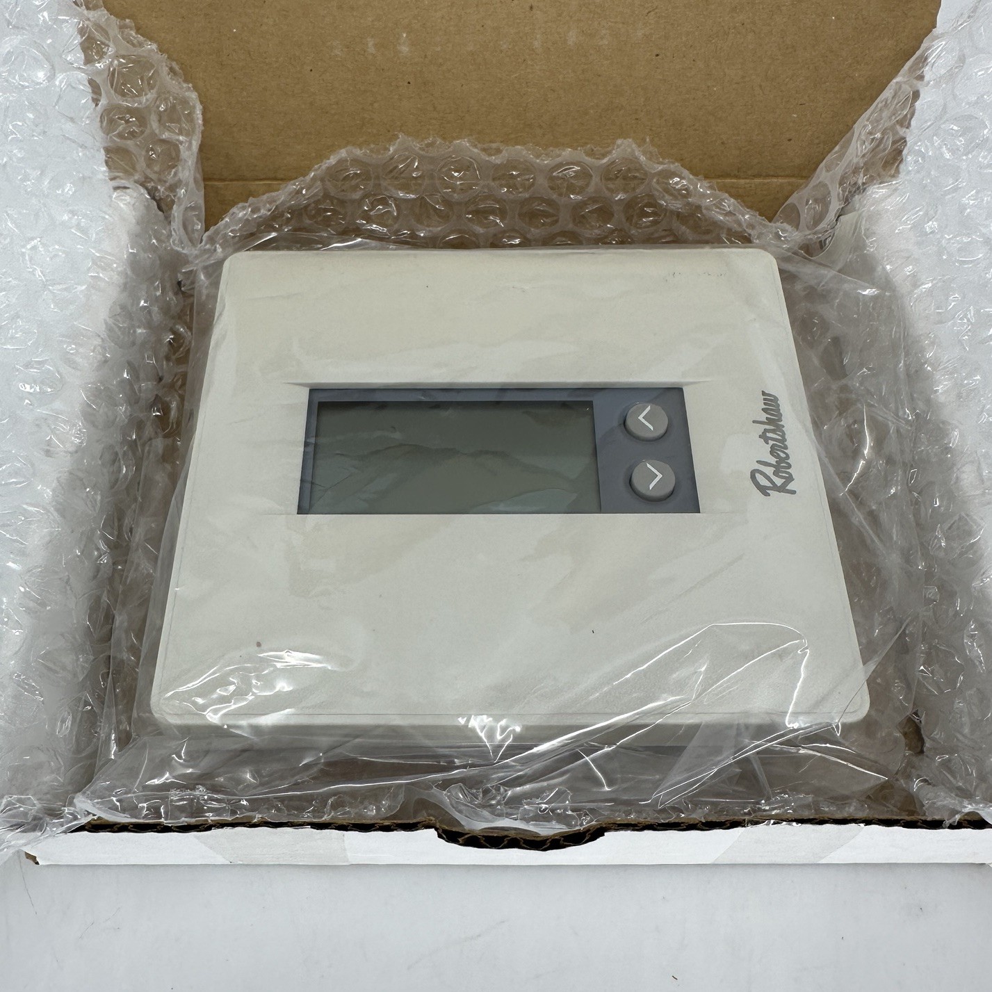 Robertshaw 300-203 Digital Thermostat 24Vac Auto Changeover