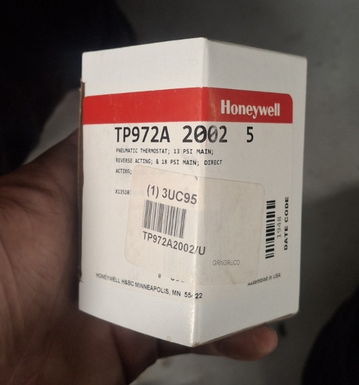 Honeywell TP972A2002 Pneumatic Thermostat Analog Non-Programmable 60-90F