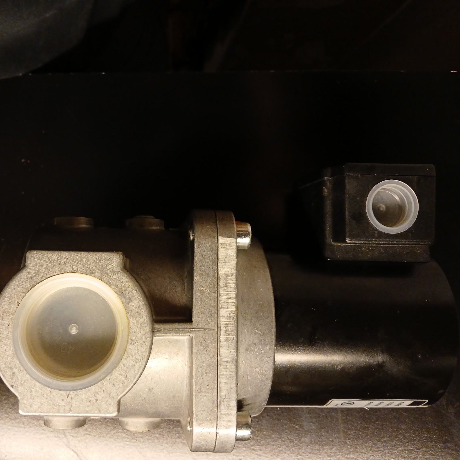 HONEYWELL V4295A1130 120V 1-1/4 NPT. N.C. SOLENOID GAS SHUT-OFF VALVE 5 PSI