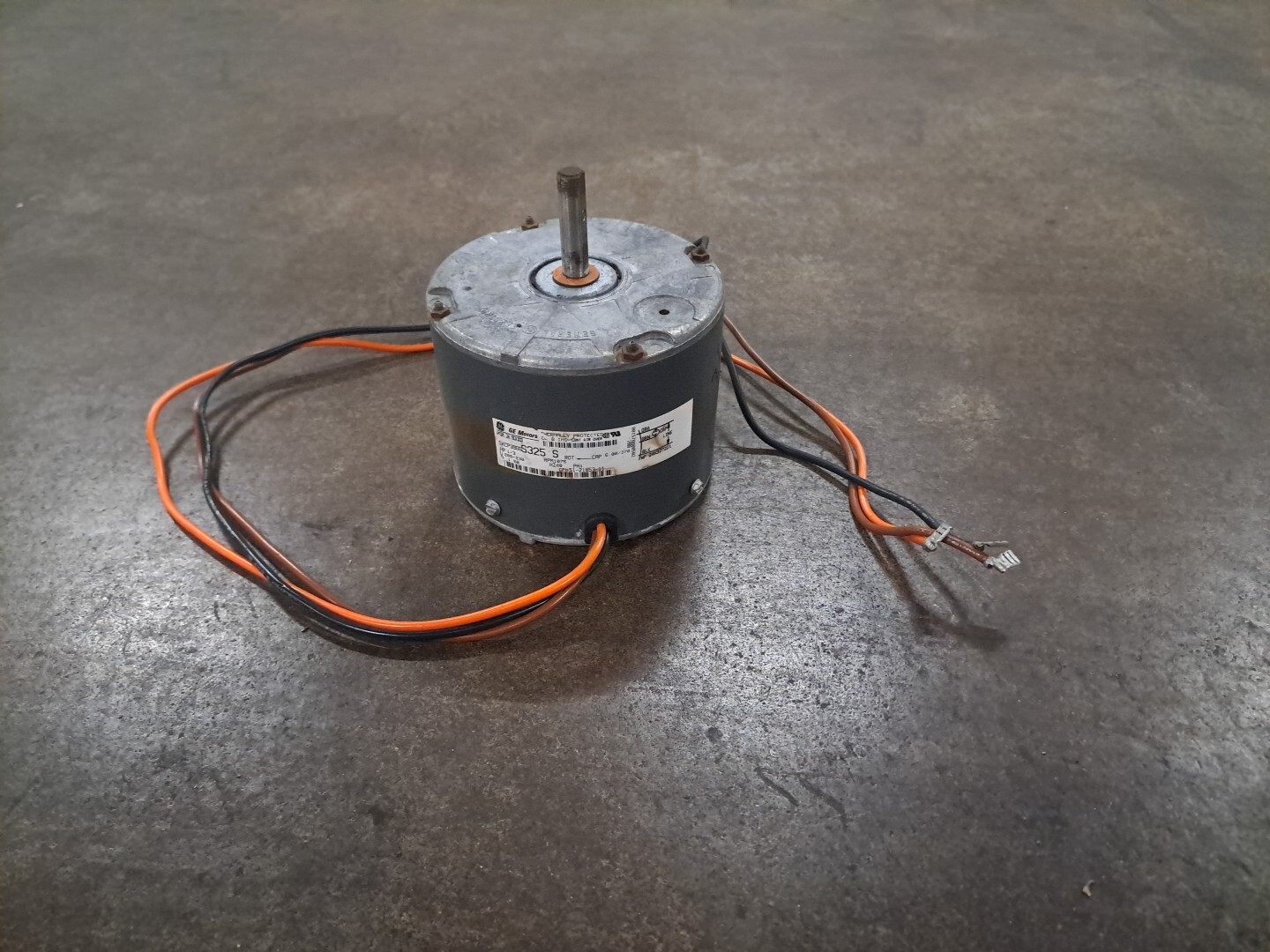 GE 5KCP39GGS325S Condenser Fan Motor 51-21853-11 1/3 HP 230V 1075RPM (Loc: C1T4♧