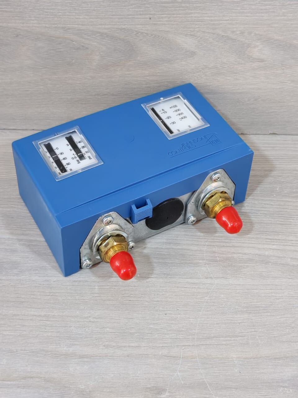 JOHNSON CONTROLS PENN P736LCA-9300 PRESSURE CONTROL 400V