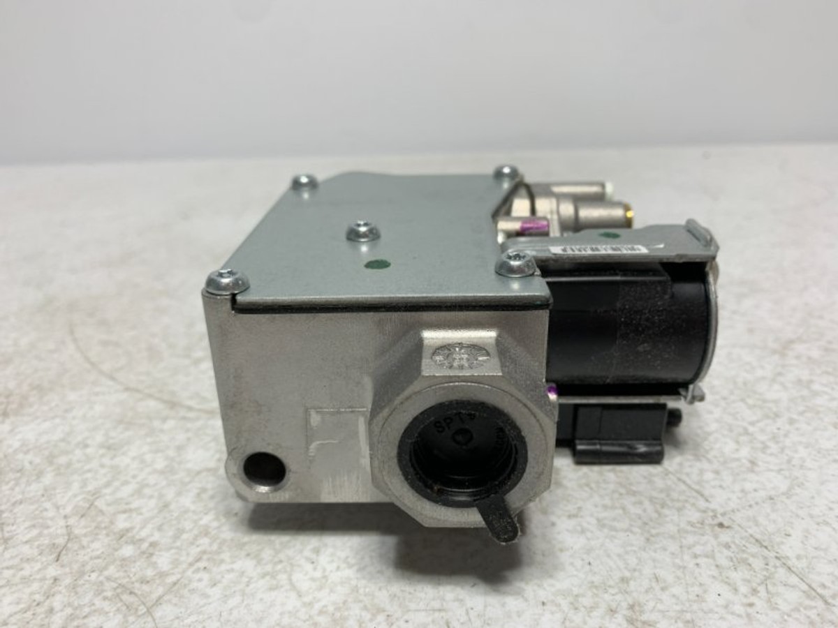 Emerson VAL09030 Manifold Gas Valve 24V 1/2″ NPT 2-Stage