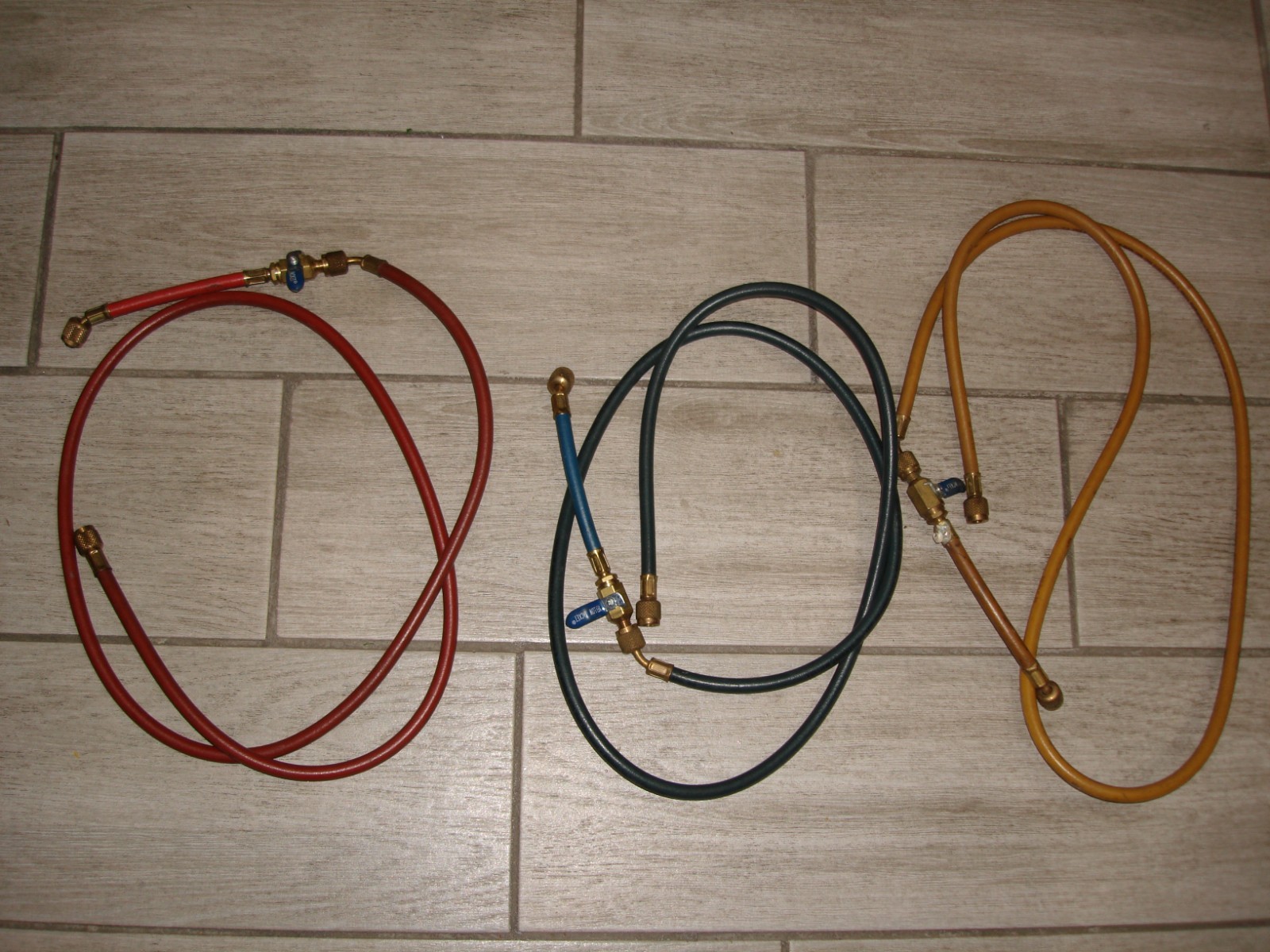 Yellow Jacket Plus II Charging Hose Set 3 Brass Hoses Red Blue Yellow 4000 psi