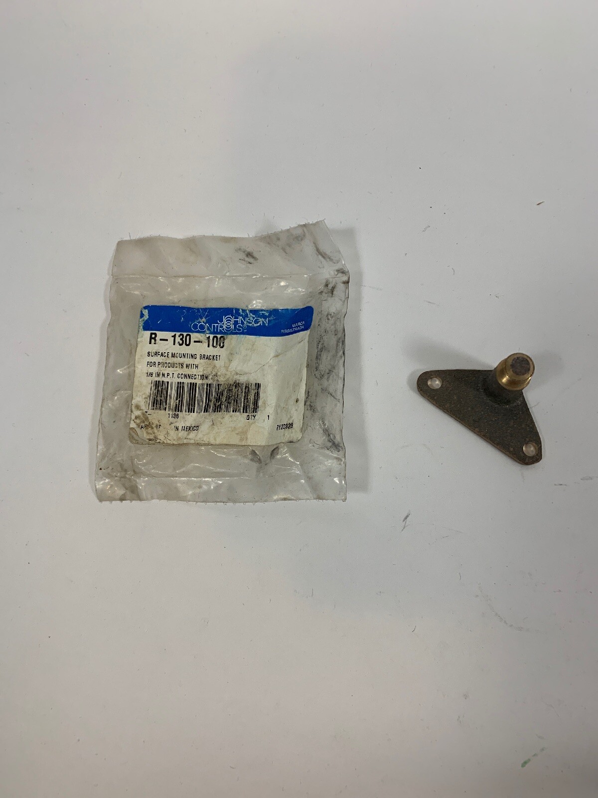 JOHNSON CONTROLS R-130-100 Mounting Bracket