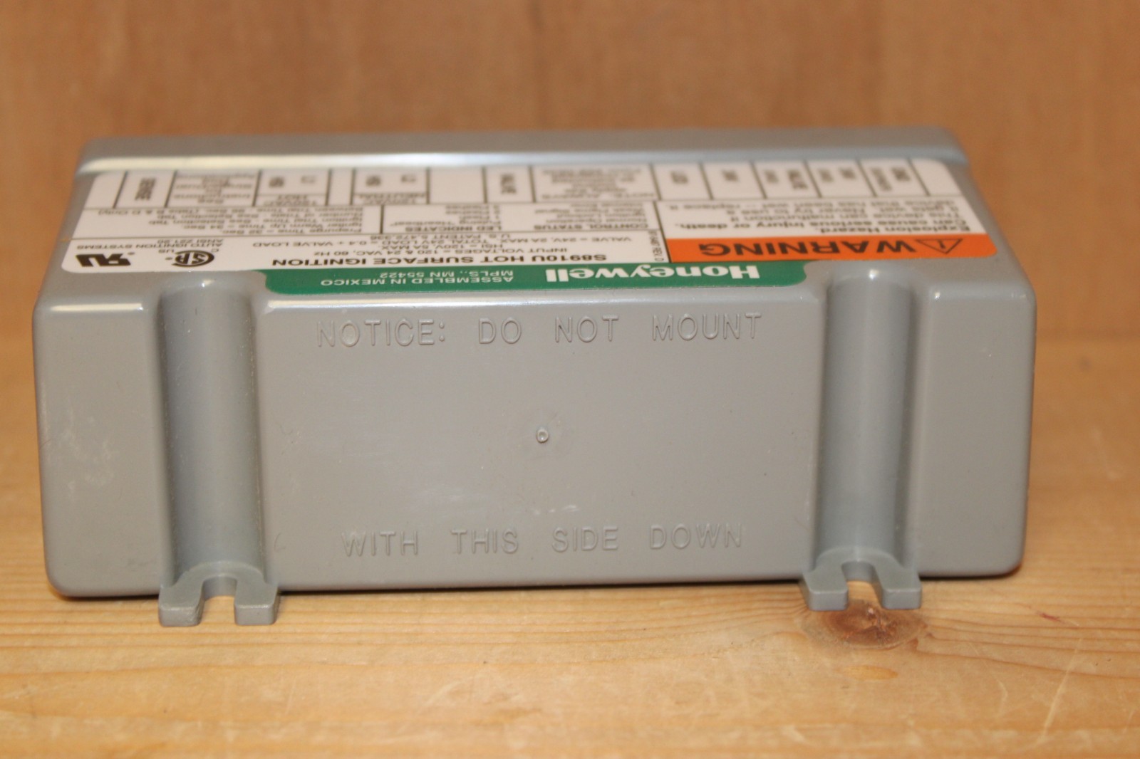 NOS Honeywell S8910U 1000 Universal Hot Surface Ignition Module S8910U1000