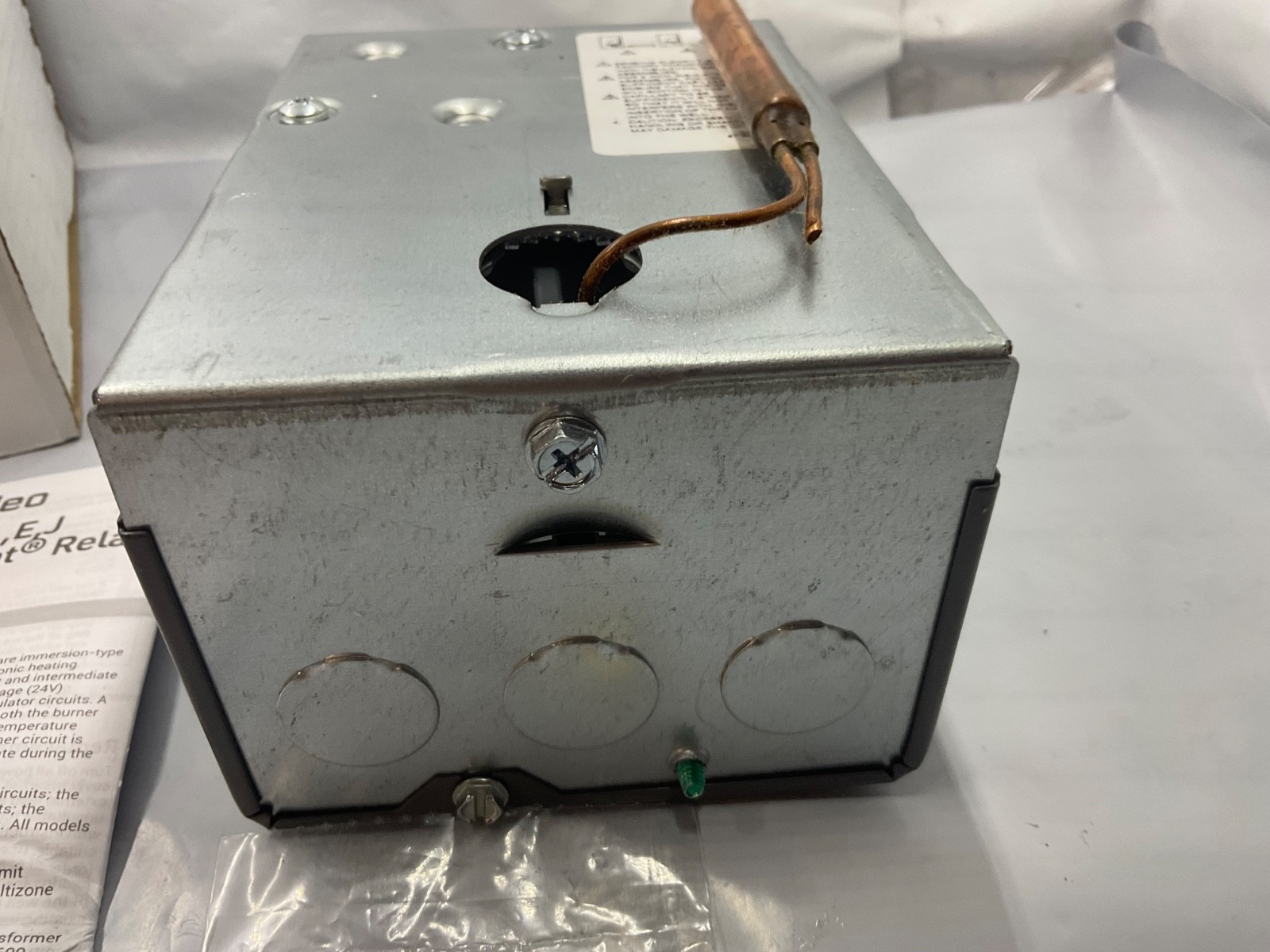 Resideo L8148E1265 Aquastat Relay 24v 60hz 180˚F to 240˚F