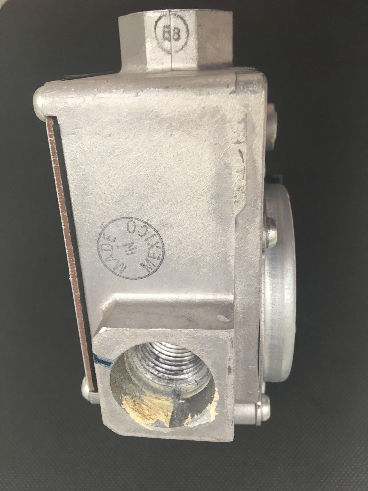 Carrier EF32CW210 WR GEMINI 36J24 618 FURANCE GAS VALVE used FREE shipping #G133