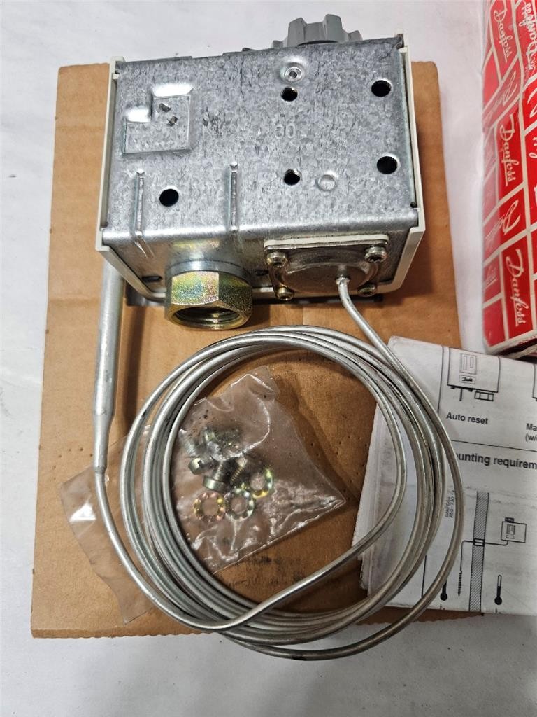 Danfoss 060L202966 Temp Control Auto Reset Pressure Switch KP73