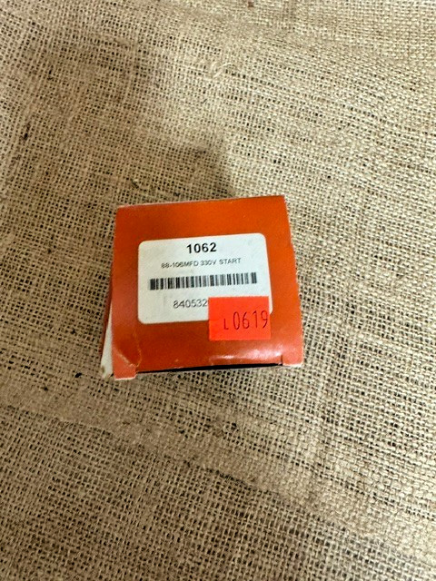 88-106 Motor Start Capacitor 88-106 MFD 330V *New