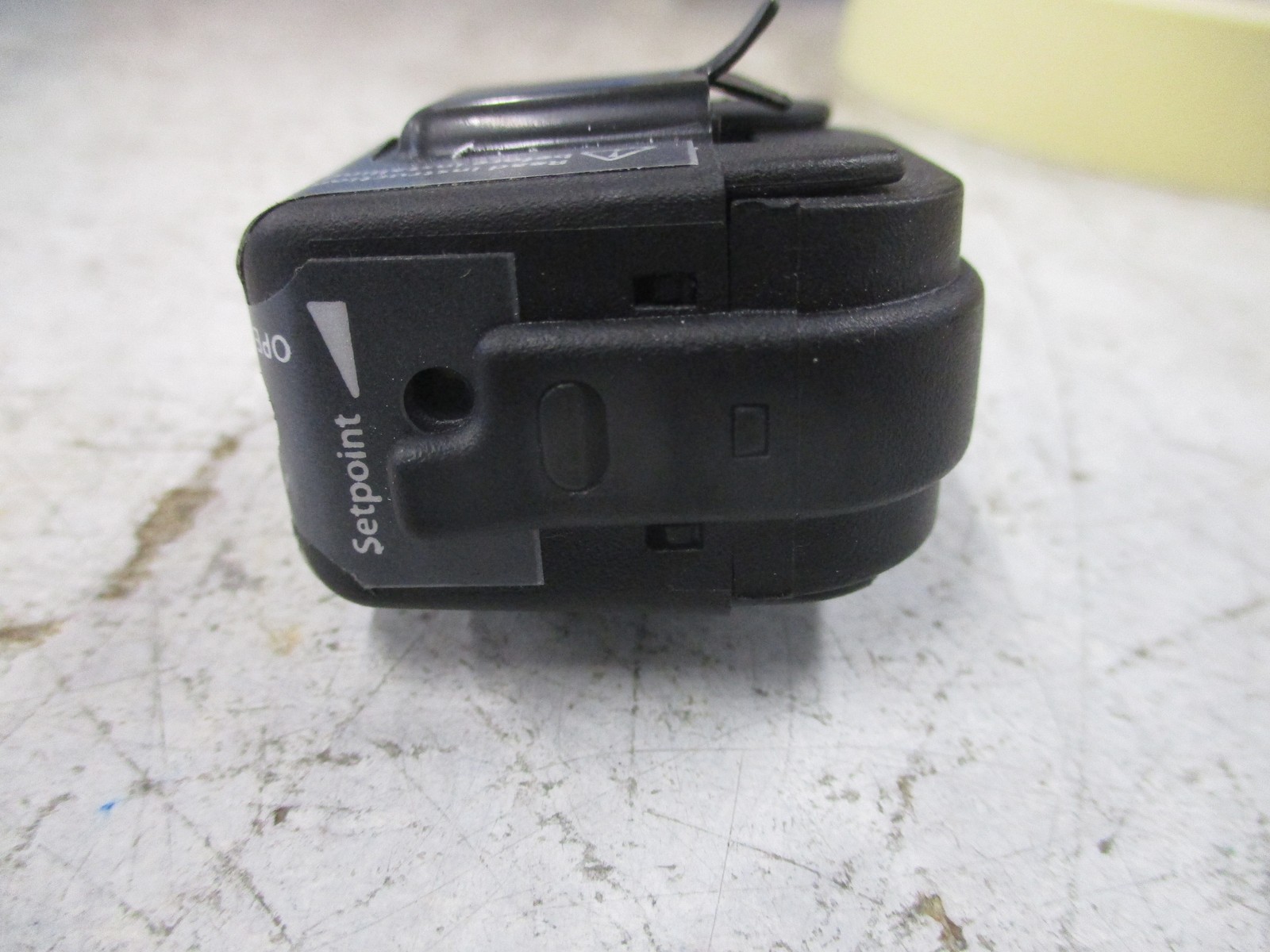 Veris Hawkeye 308 Digital Current Switch H308 50A Used