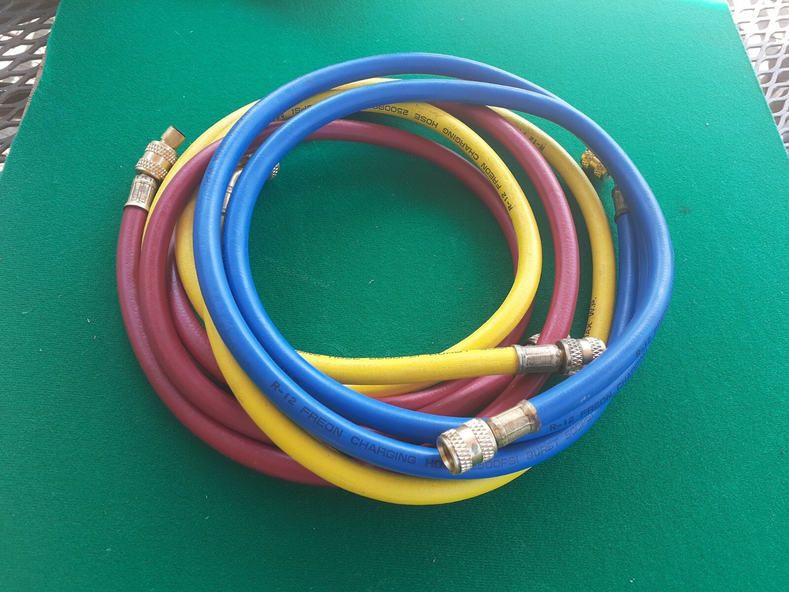 55″ R-12 Yellow Blue and Red Charging Hoses H21055