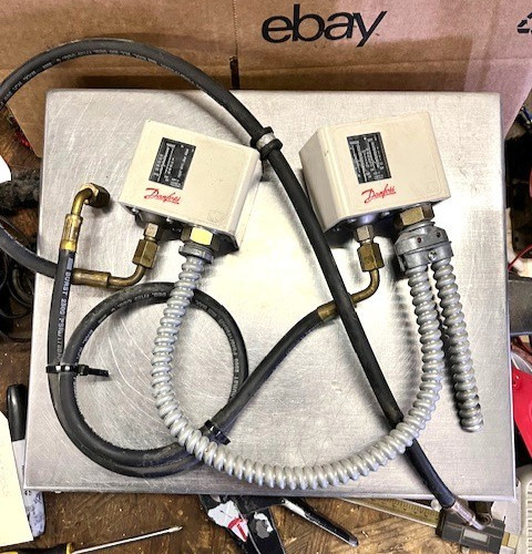 Danfoss Pressure Switch Combo KP1 (DWK4B0599) KP5 Manual Trip Used Take Out CC8