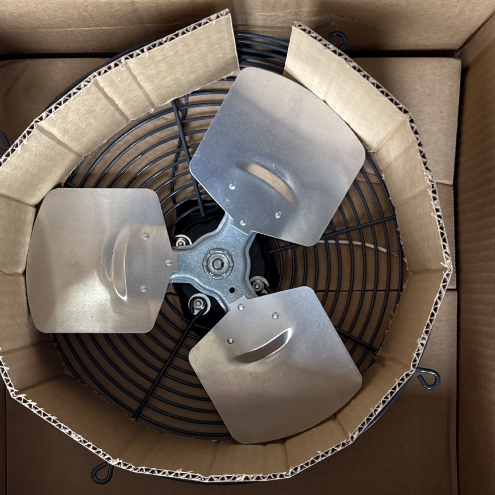 Dayton 1HKL4A 12″ Guard Mounted Exhaust Fan 1 Phase Model Dayton 1HKL4A 12 in